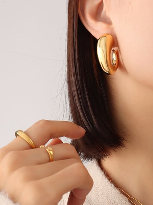 earrings, gold earrings, statement earrings, big earrings, large earrings, lightweight earrings, bottega earring dupes, earrings dupes , chunky earrings, trending jewelry, trending on tiktok, bubble earrings, c hoop earrings, cool earrings, jewelry, fashion jewelry, plain gold earrings, gifts, christmas gifts, earrings that don't turn green with water, statement earrings, designer jewelry, cheap jewelry, affordable jewelry, gold plated jewelry 