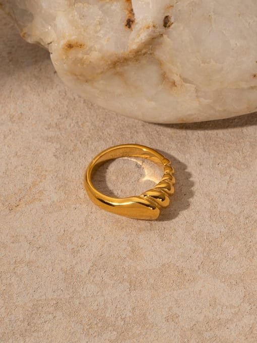 rings, gold ring, gold plated rings, stainless steel rings, gold jewelry, waterproof jewelry, designer jewelry, size 6 rings, size 7 rings, size 8 rings, gold jewelry, shell ring, fashion jewelry, fine jewelry, designer rings, kesley jewelry, trending fashion, birthday gifts, anniversary gifts, holiday gifts, chucky rings, statement gold rings, tarnish free, croissant ring, twist ring
